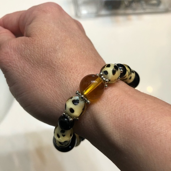 Leopard Bangle Bracelet - Picture 5 of 5